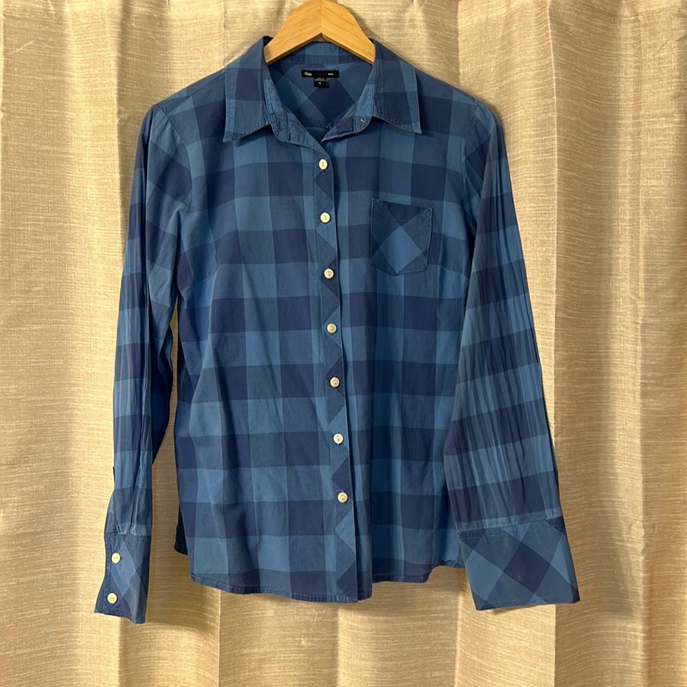 Gap- Button Down Shirt Euc - image 1